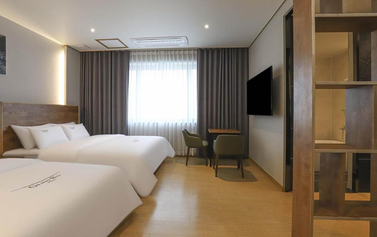 Hotel Grand Bay ボリョン エクステリア 写真